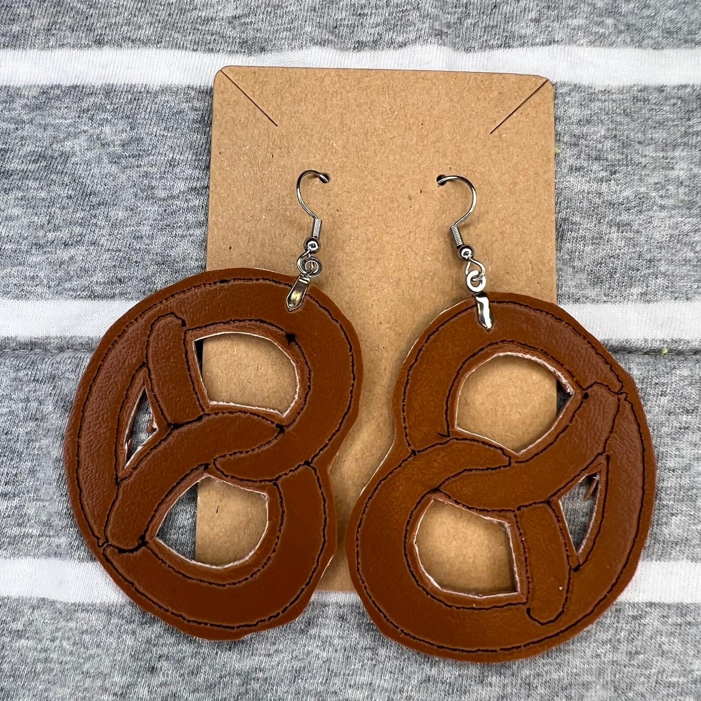 Pretzel Earring